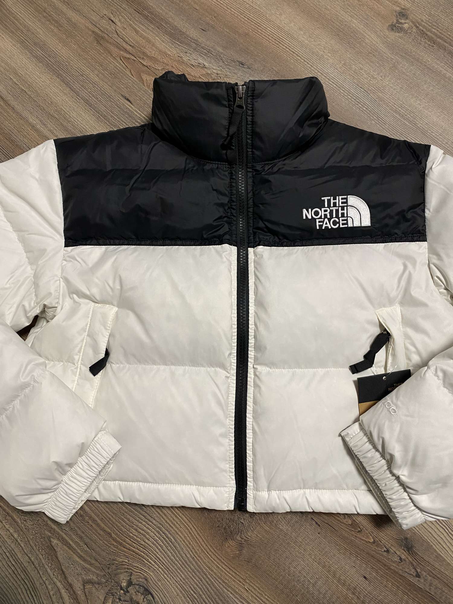 The North Face Nuptse Short bunda