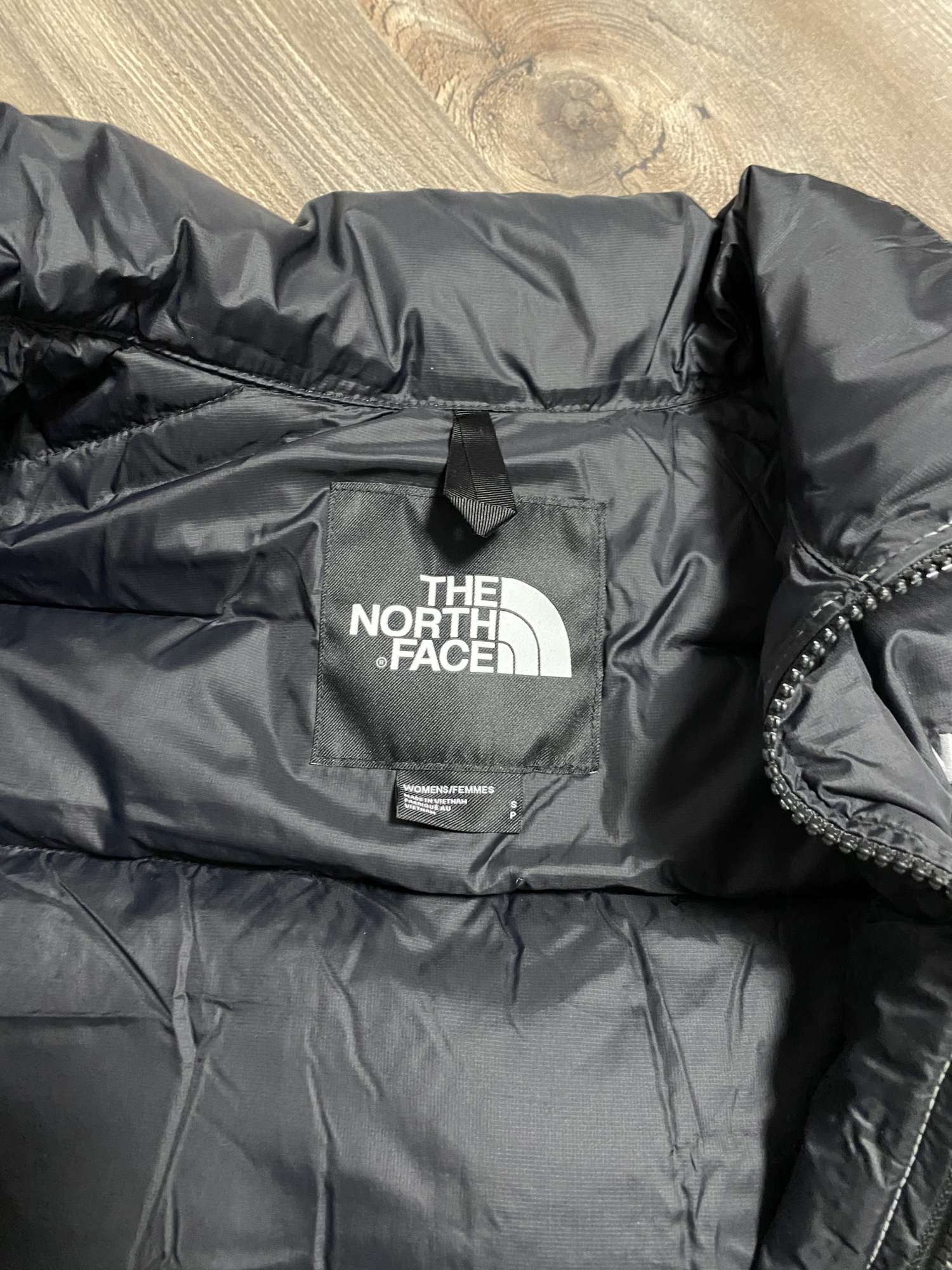 The North Face Nuptse Short bunda