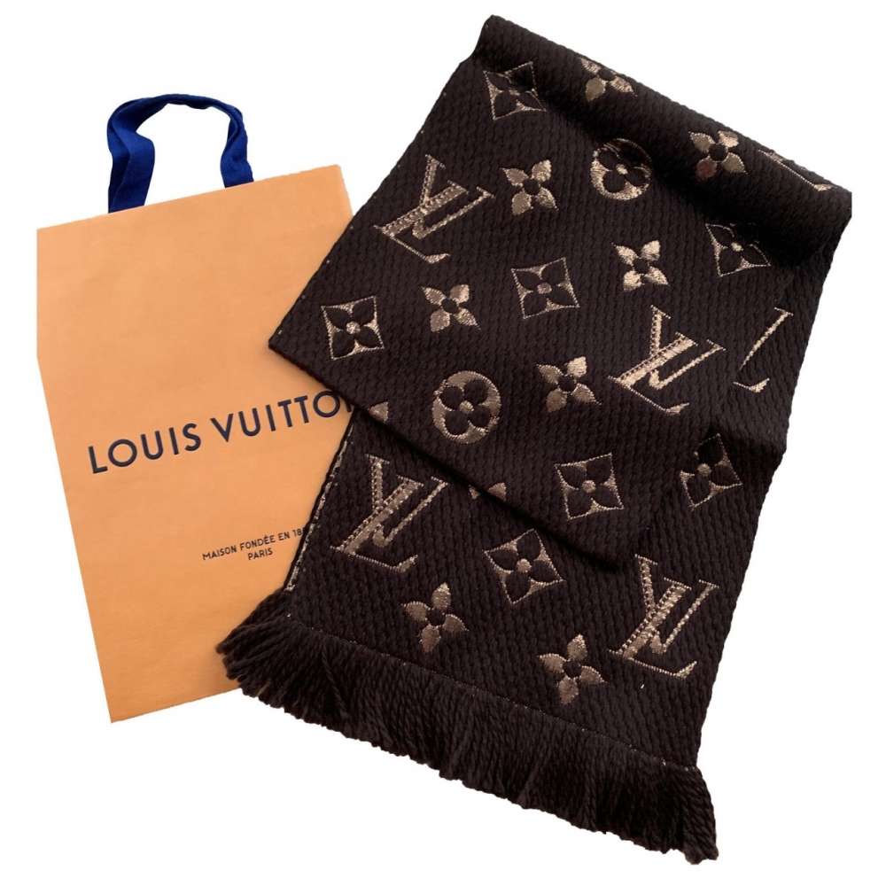 LOUIS VUITTON HNEDÝ ŠÁL S LUREXOM