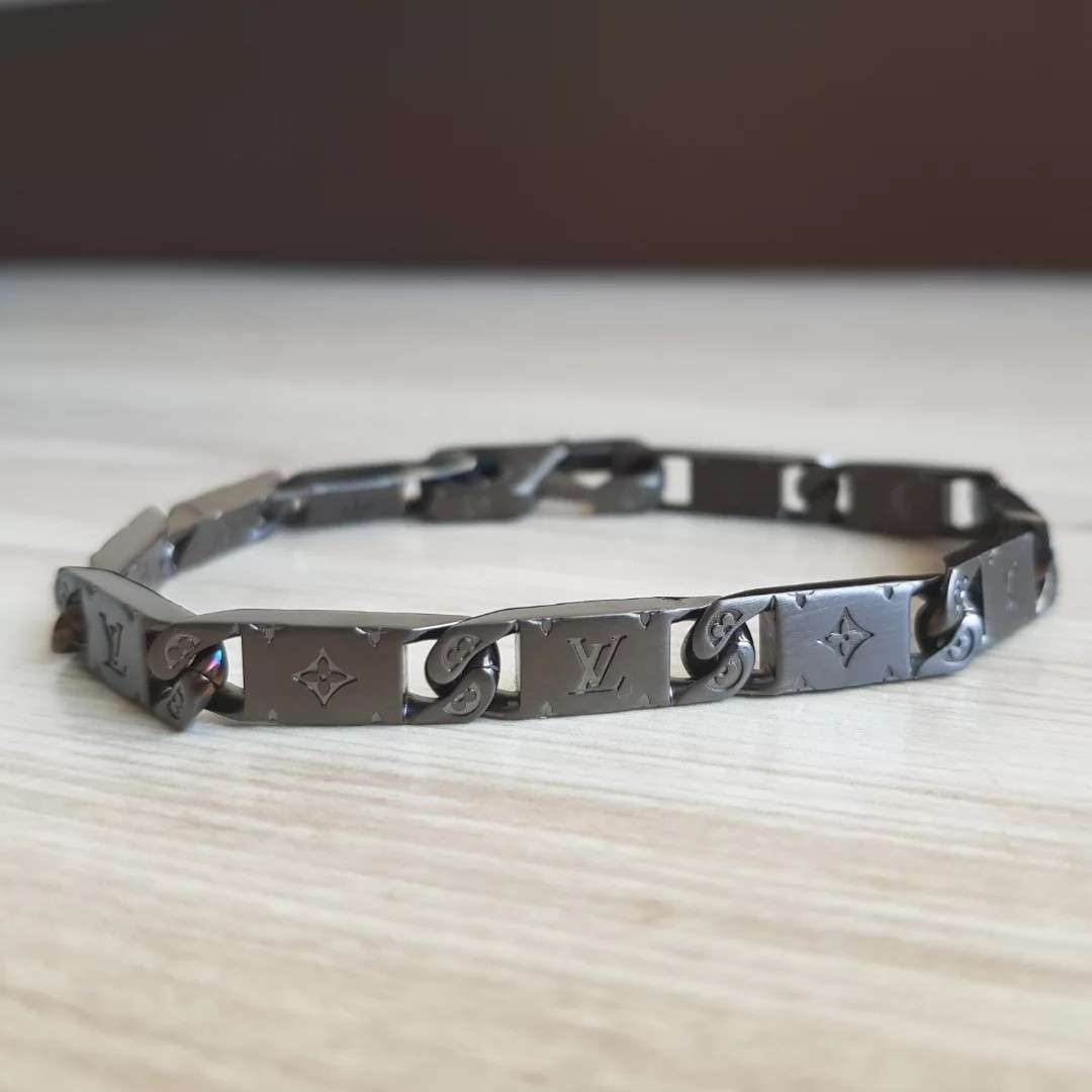 Louis Vuitton Naramek