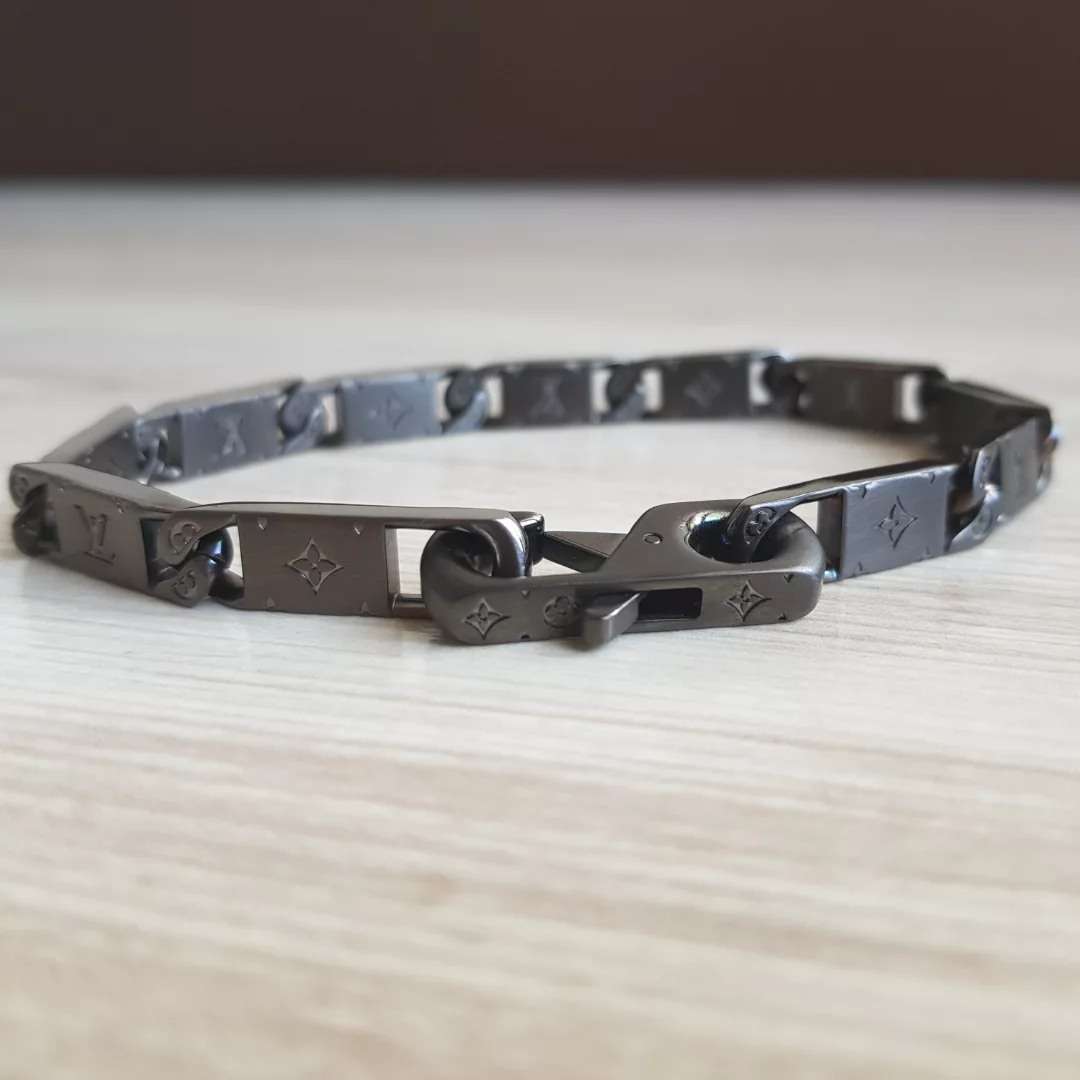 Louis Vuitton Naramek