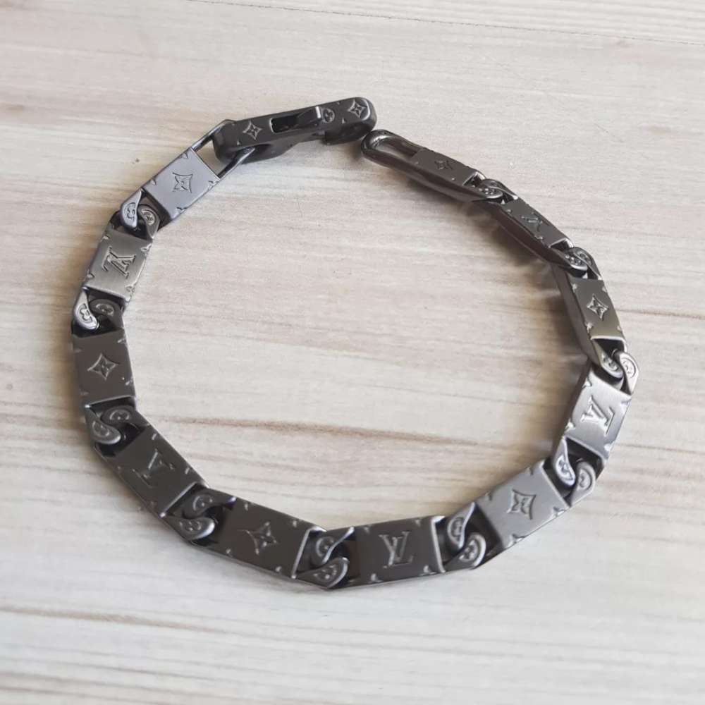 Louis Vuitton Naramek