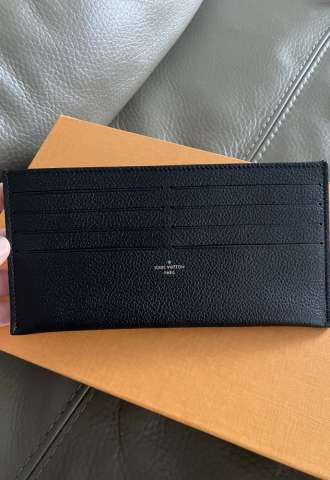 https://vipluxury.sk/Card holder LV