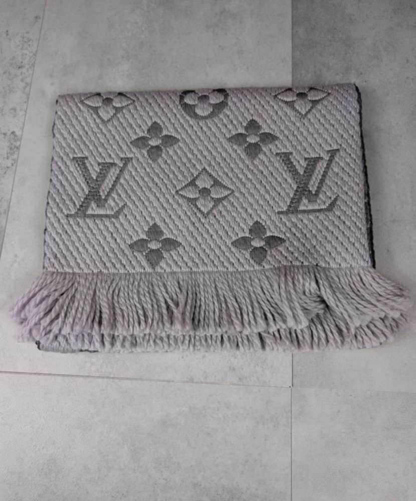 Louis Vuitton šál