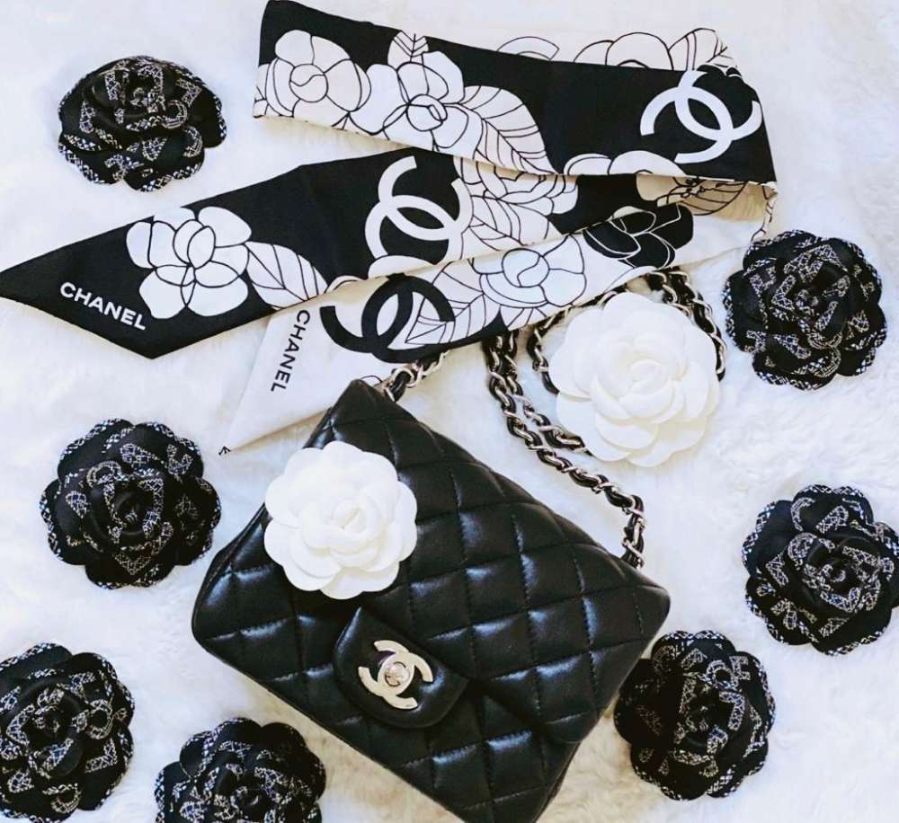 CHANEL BANDANA