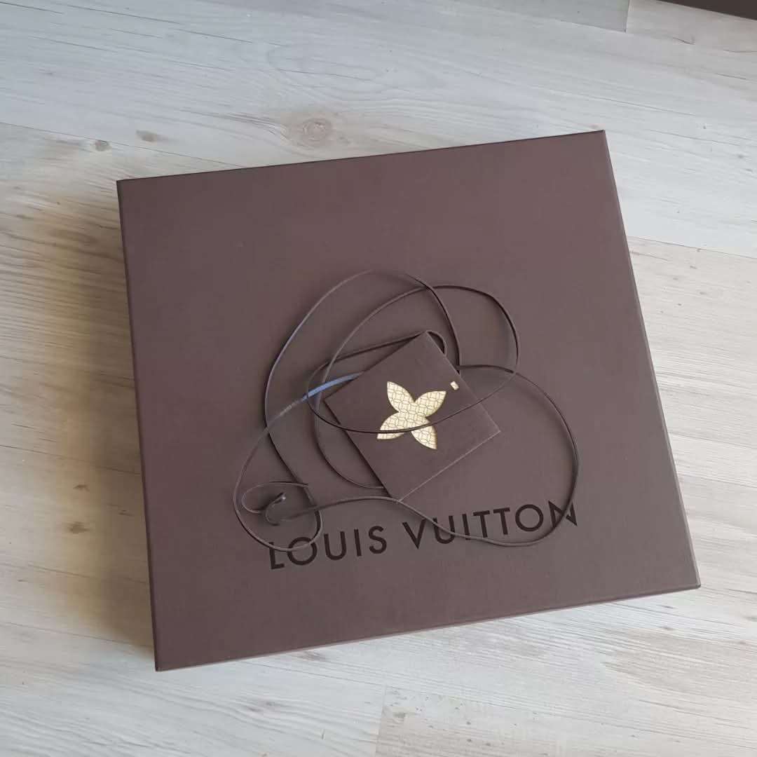 Louis Vuitton Reykjavik