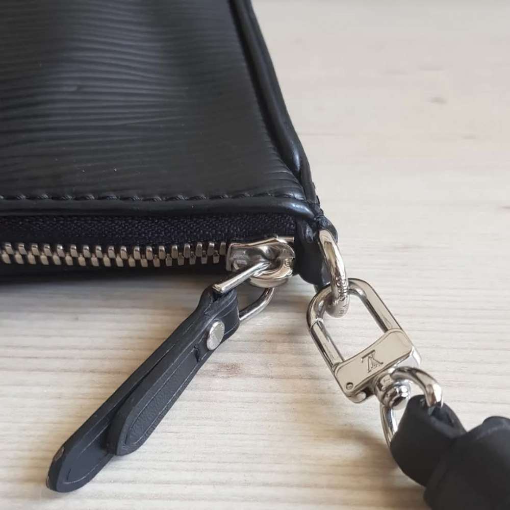 Louis Vuitton Easy Pochette