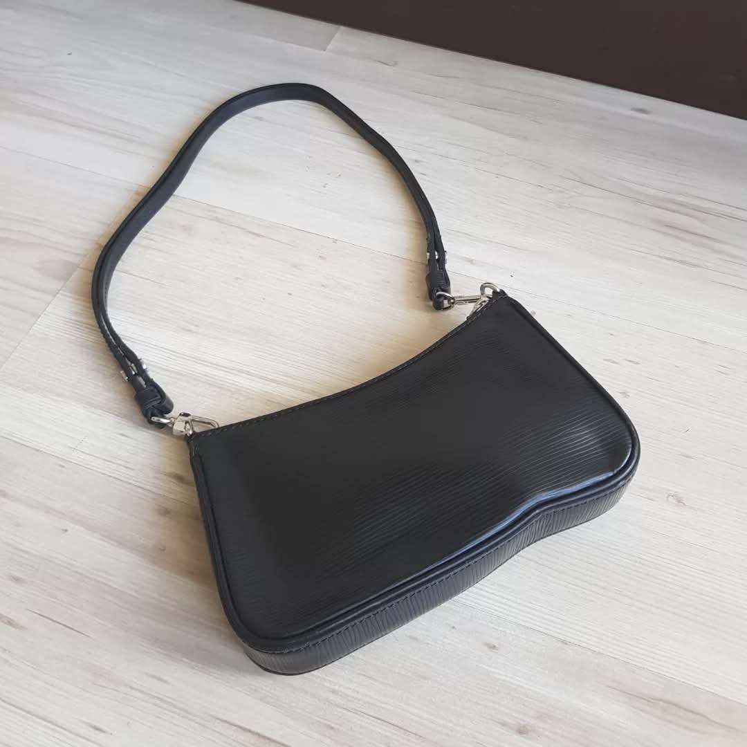 Louis Vuitton Easy Pochette