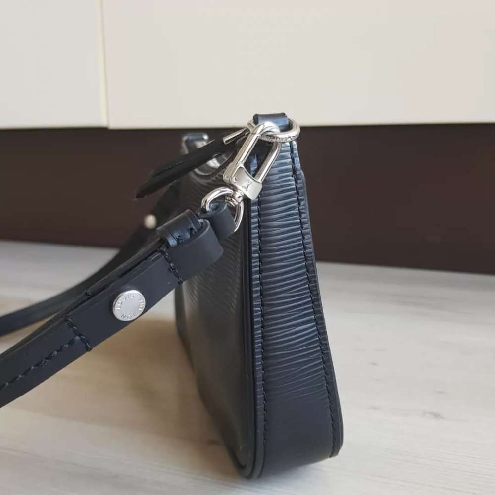 Louis Vuitton Easy Pochette