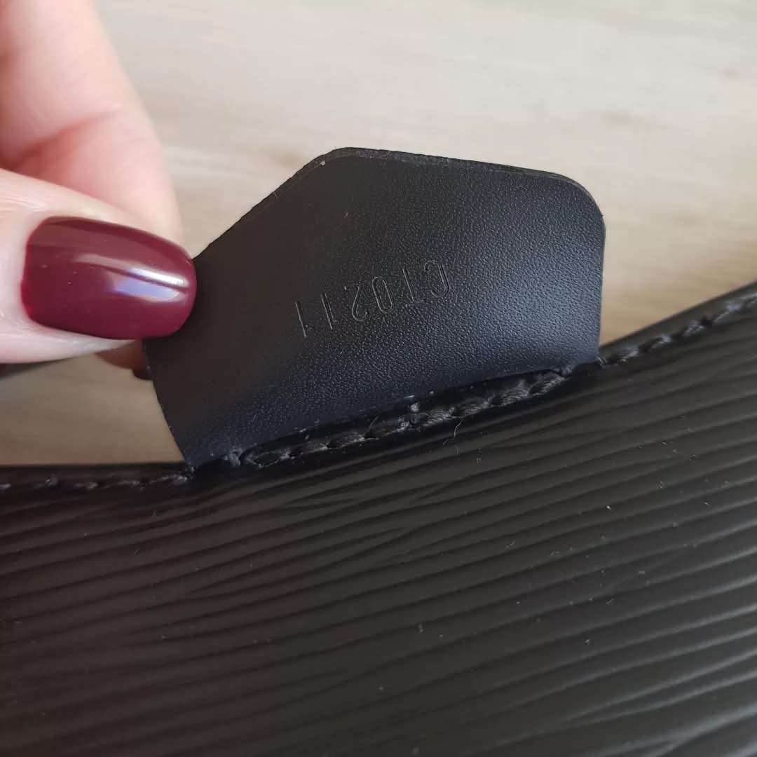 Louis Vuitton Easy Pochette
