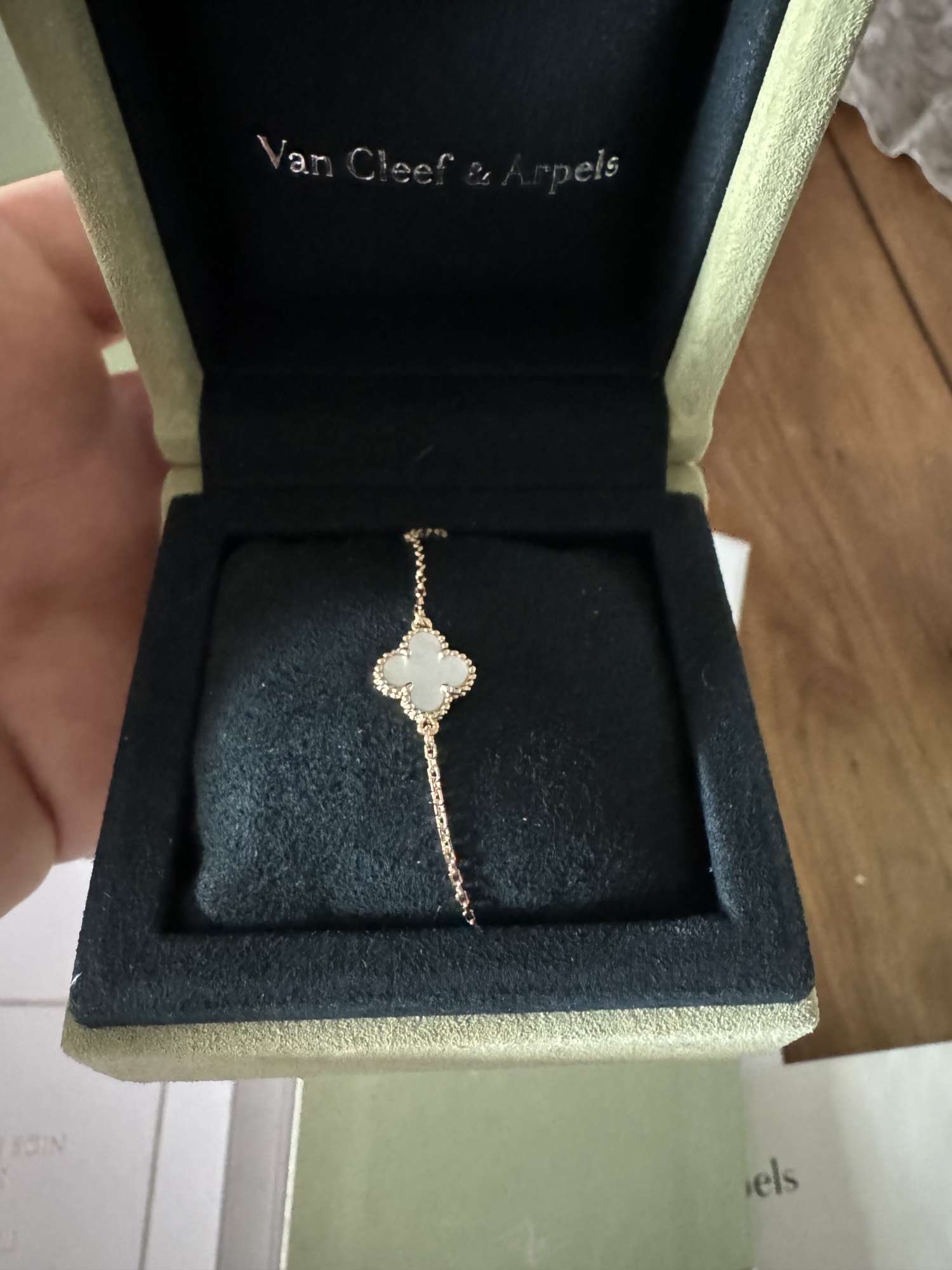 Van cleef & Arpels naramok