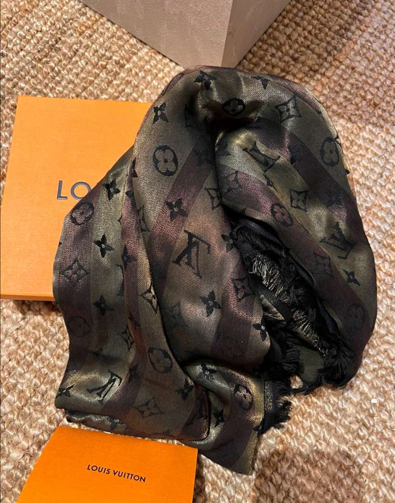 Limitovaný šál Louis Vuitton