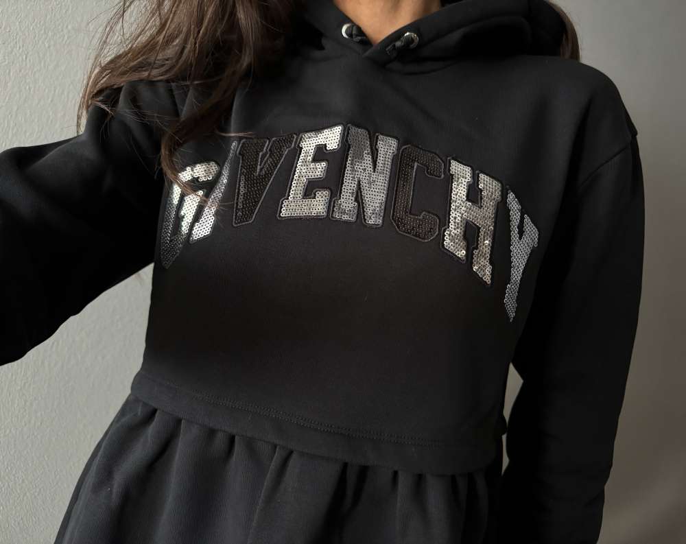 Givenchy saty