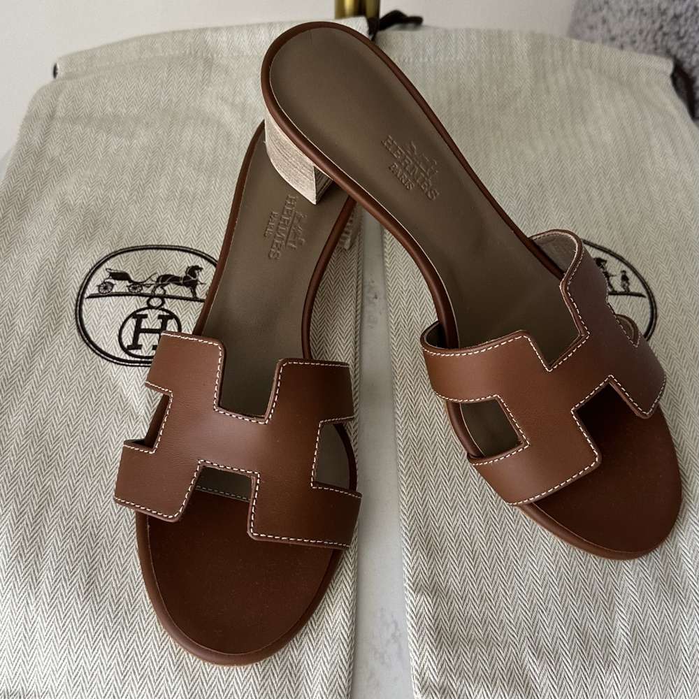 Nové šľapkyHermes Oasis farba zlatá veľkosť 37