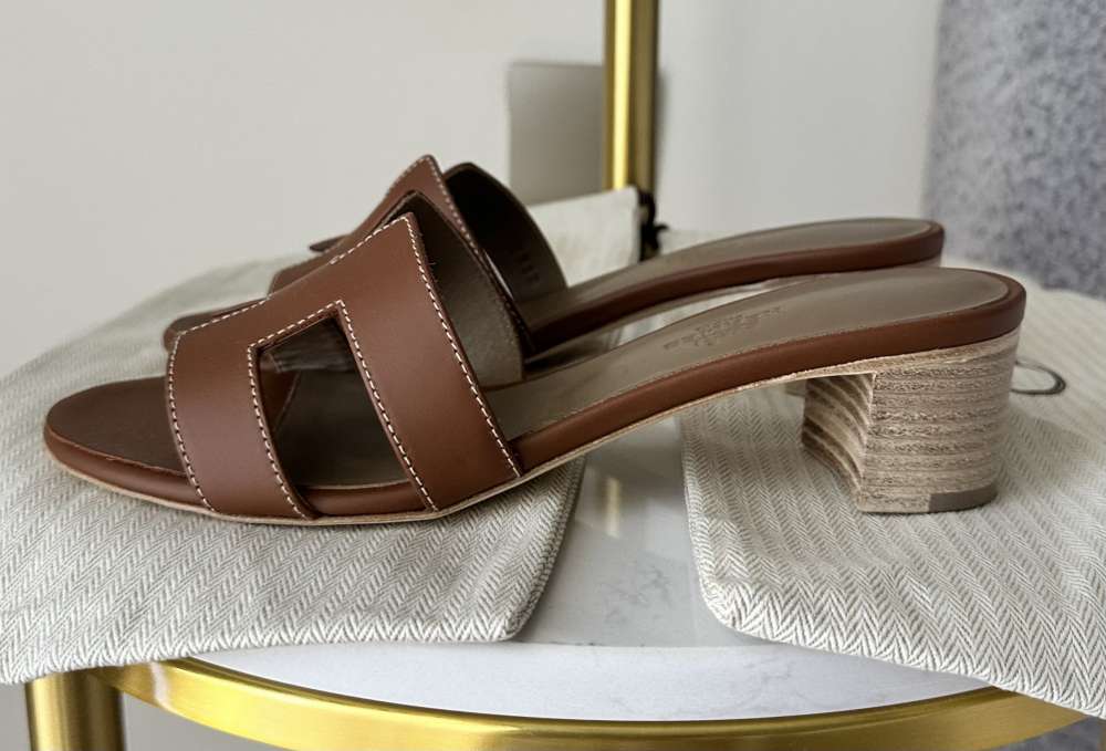 Nové šľapkyHermes Oasis farba zlatá veľkosť 37