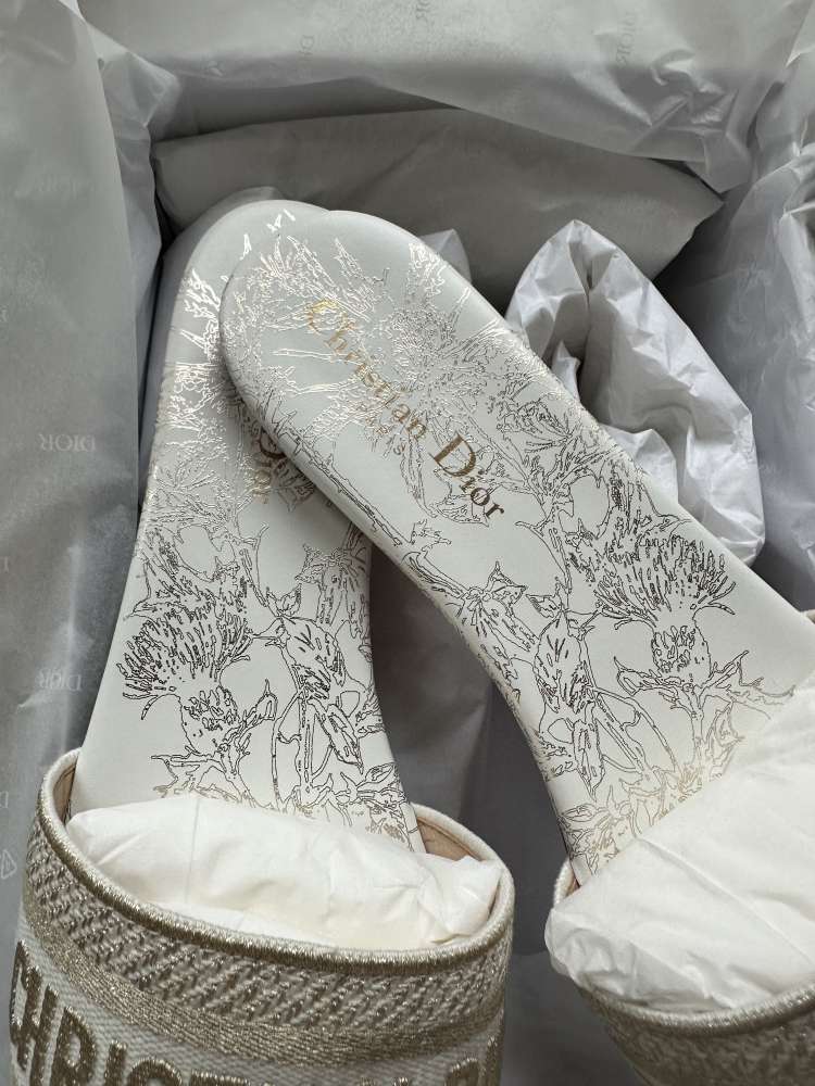 Nové šľapky DIOR model Dway zlato-biele 40,5