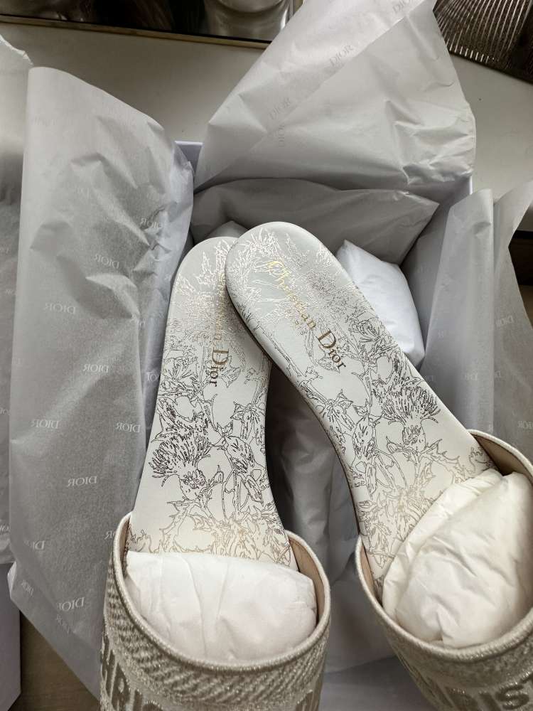 Nové šľapky DIOR model Dway zlato-biele 40,5