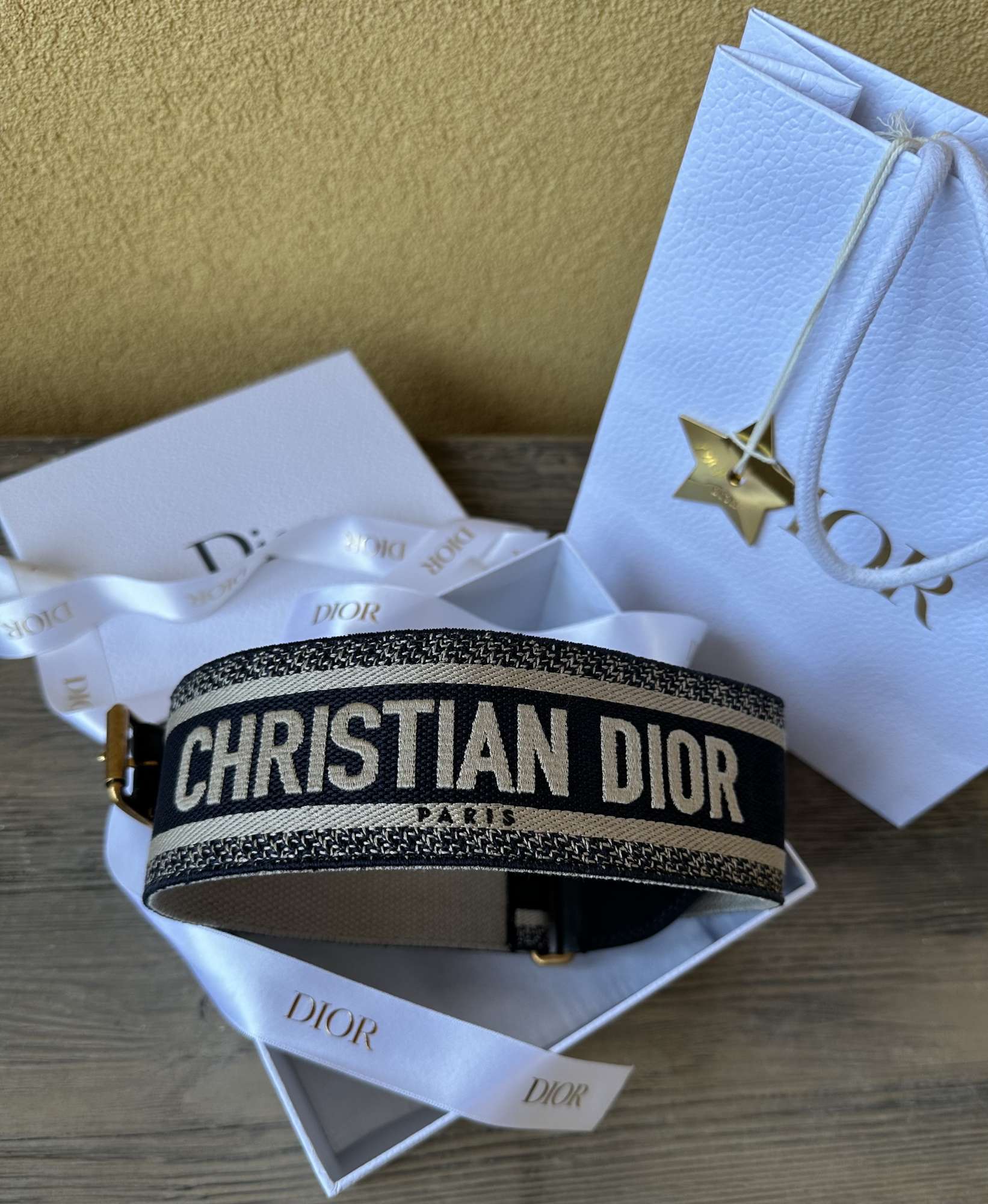 Nový pásek Dior