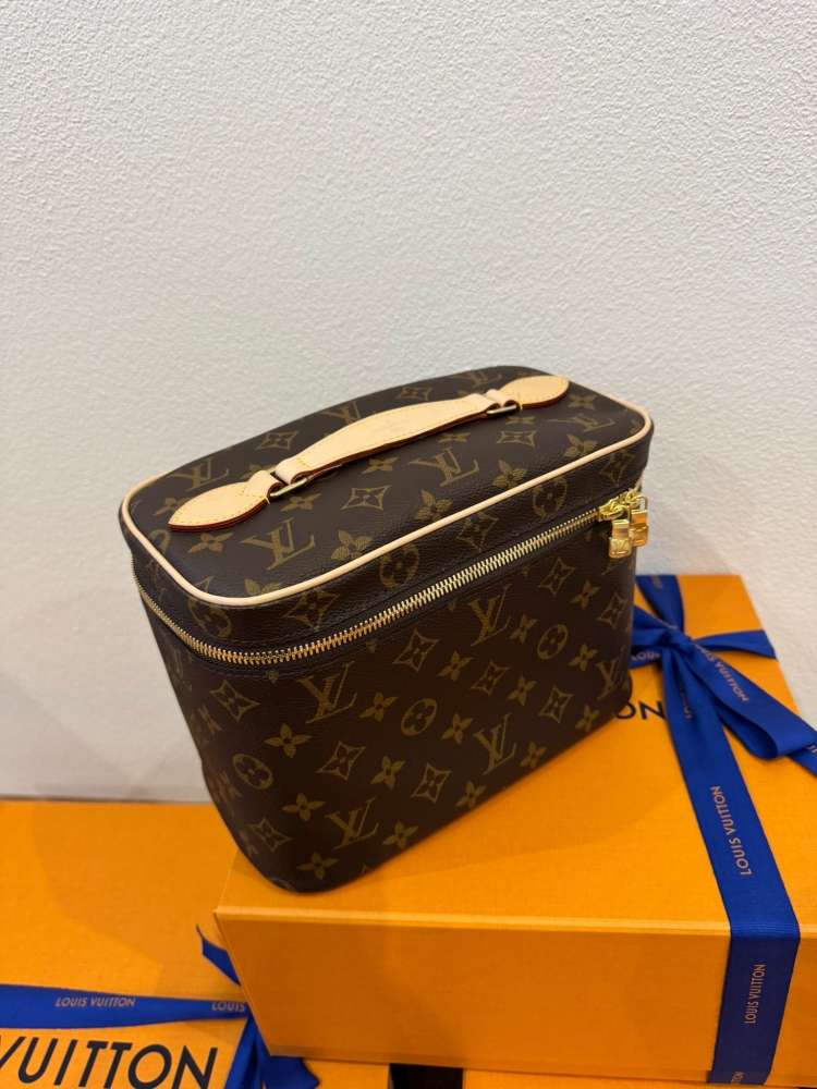 Louis Vuitton kozmetická taška