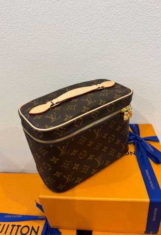 https://vipluxury.sk/Louis Vuitton kozmetická taška