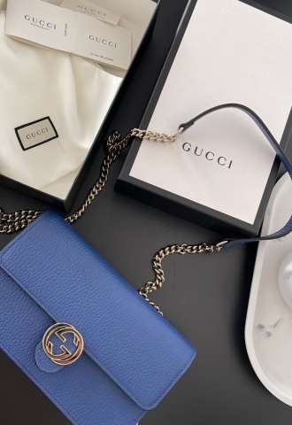 https://vipluxury.sk/Gucci crossbody Interlocking Chain wallet