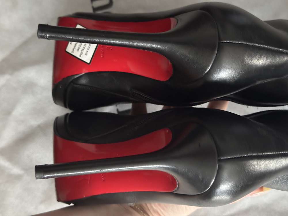 Čierne kožené čižmy Christian Louboutin