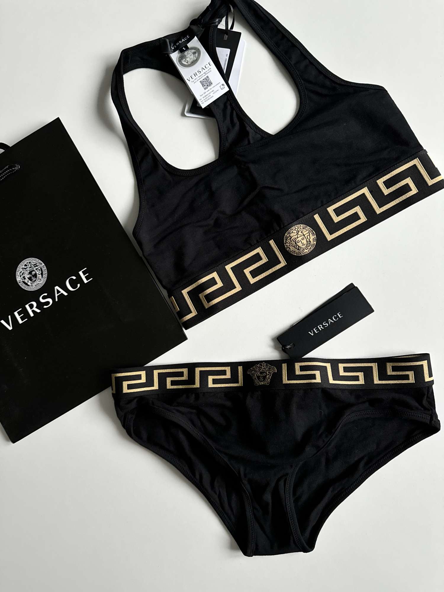 Versace suprava