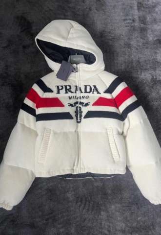 https://vipluxury.sk/Prada bunda