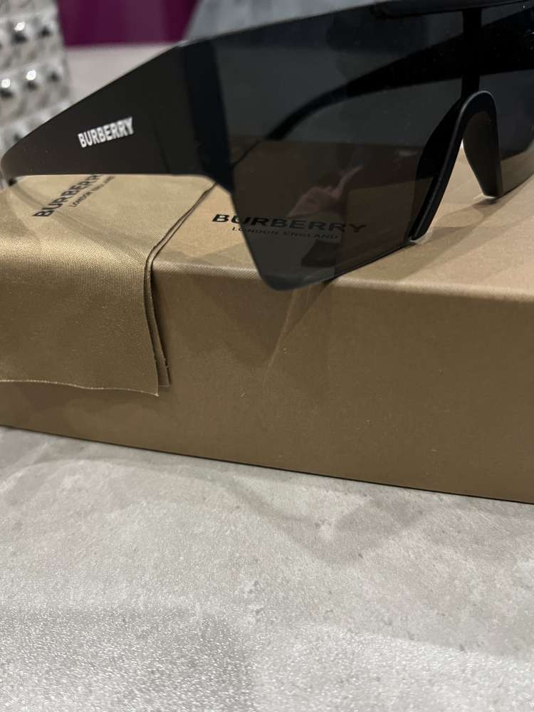 Burberry slnecne okuliare