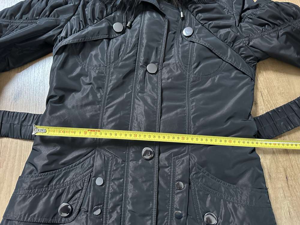 Delší bunda Kara s pravou kožešinou