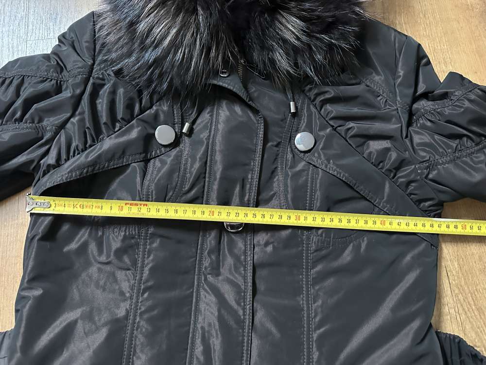 Delší bunda Kara s pravou kožešinou