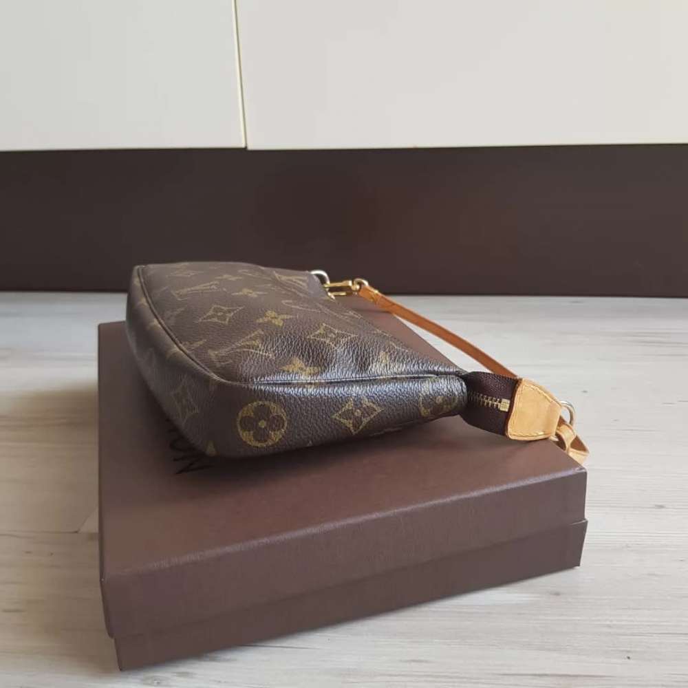 Louis Vuitton Pochette Accessoires