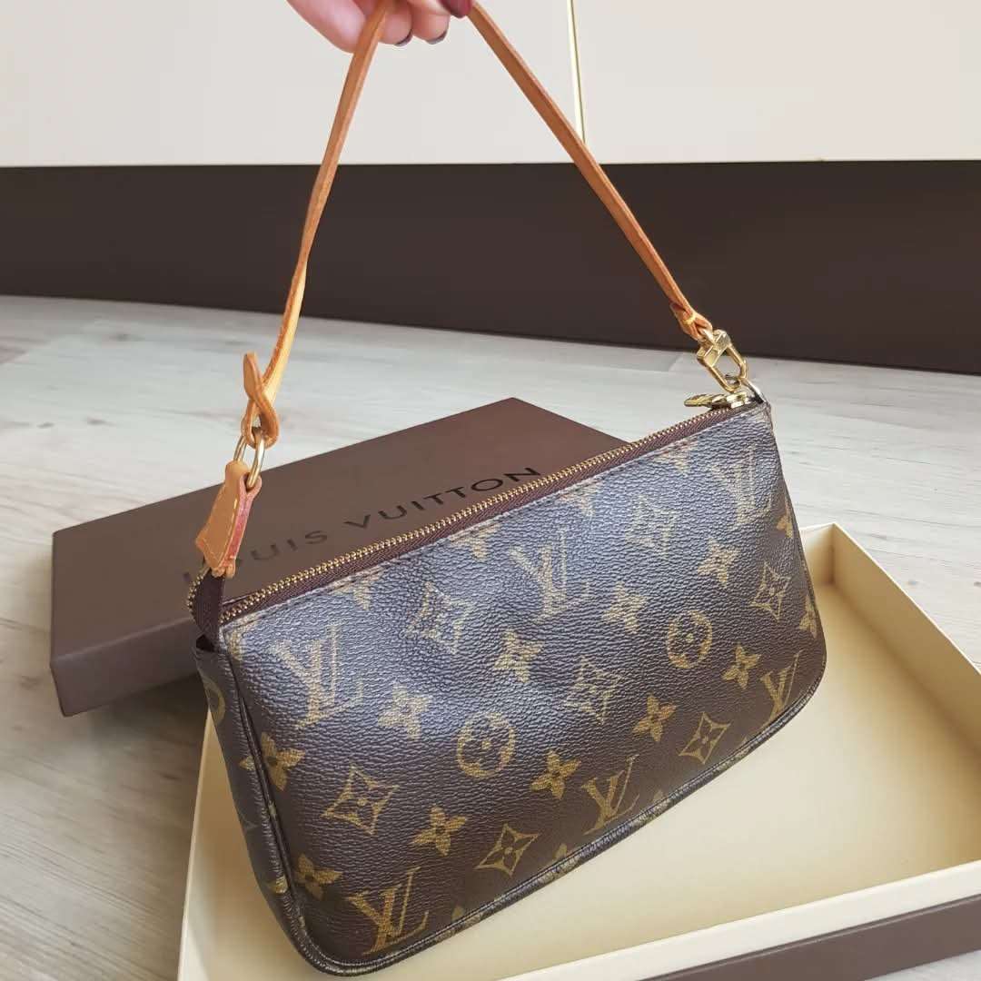 Louis Vuitton Pochette Accessoires