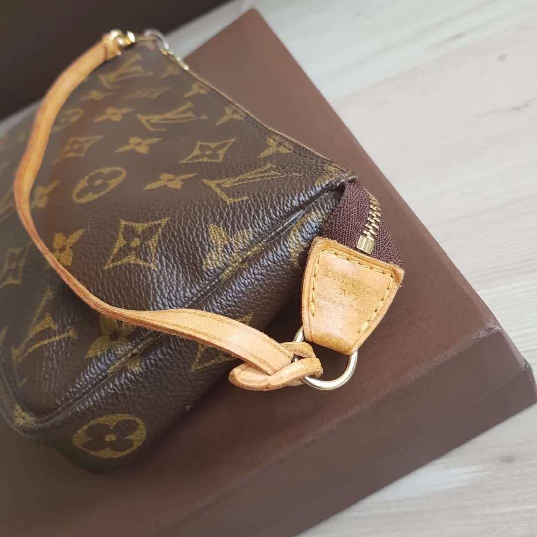 Louis Vuitton Pochette Accessoires