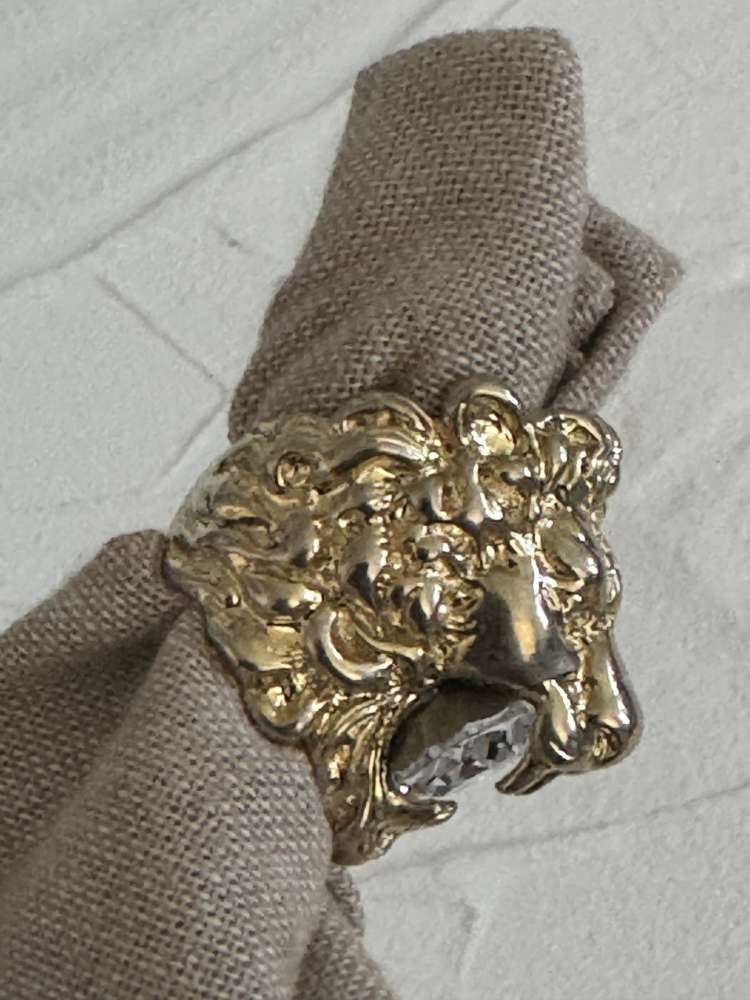 Gucci damsky prsten s kamenom