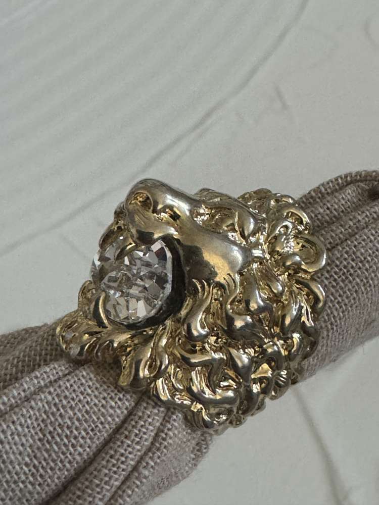 Gucci damsky prsten s kamenom