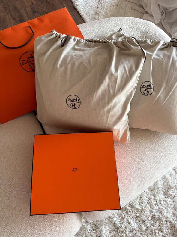 Hermes deka 2 vankuse