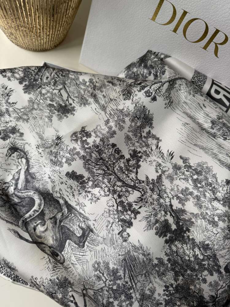 Dior šatka