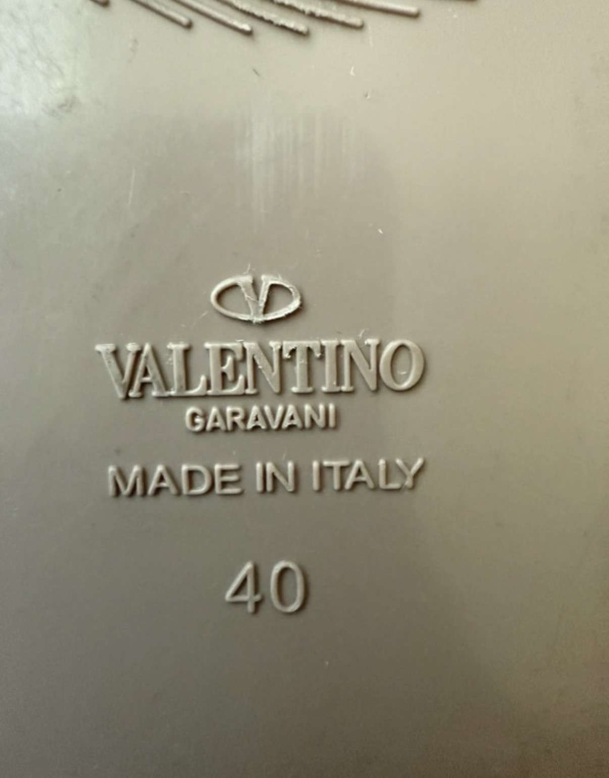 Valentino 40