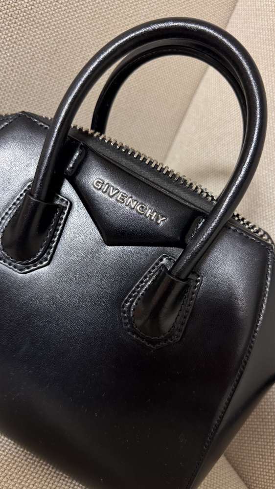 Givenchy Antigona Mini black