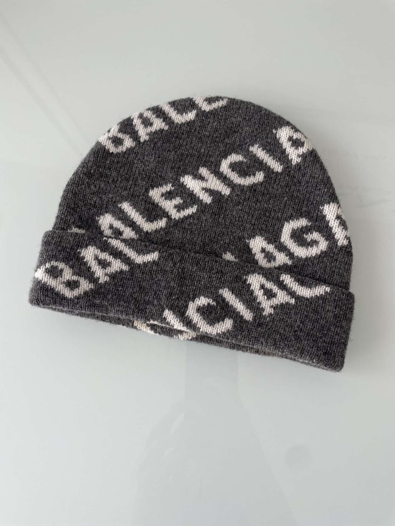 Balenciaga čepice
