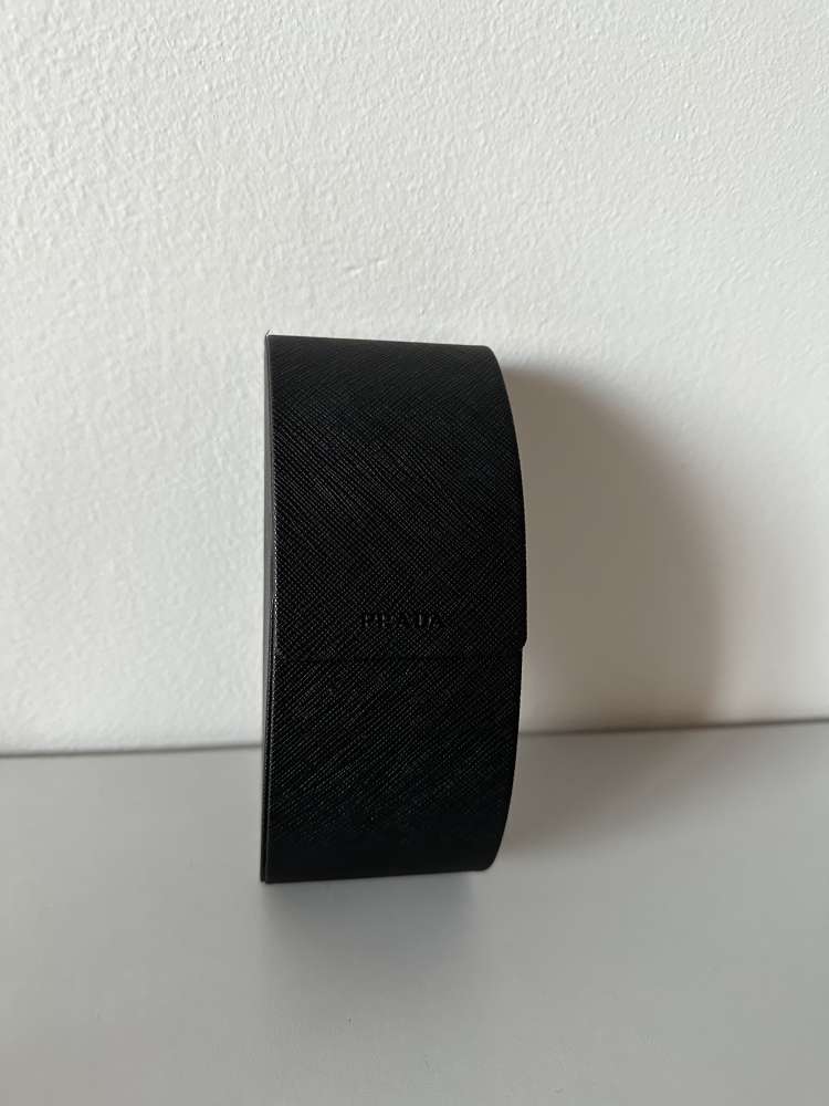 Prada slnečné okuliare