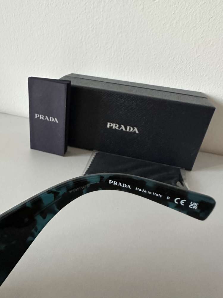 Prada slnečné okuliare