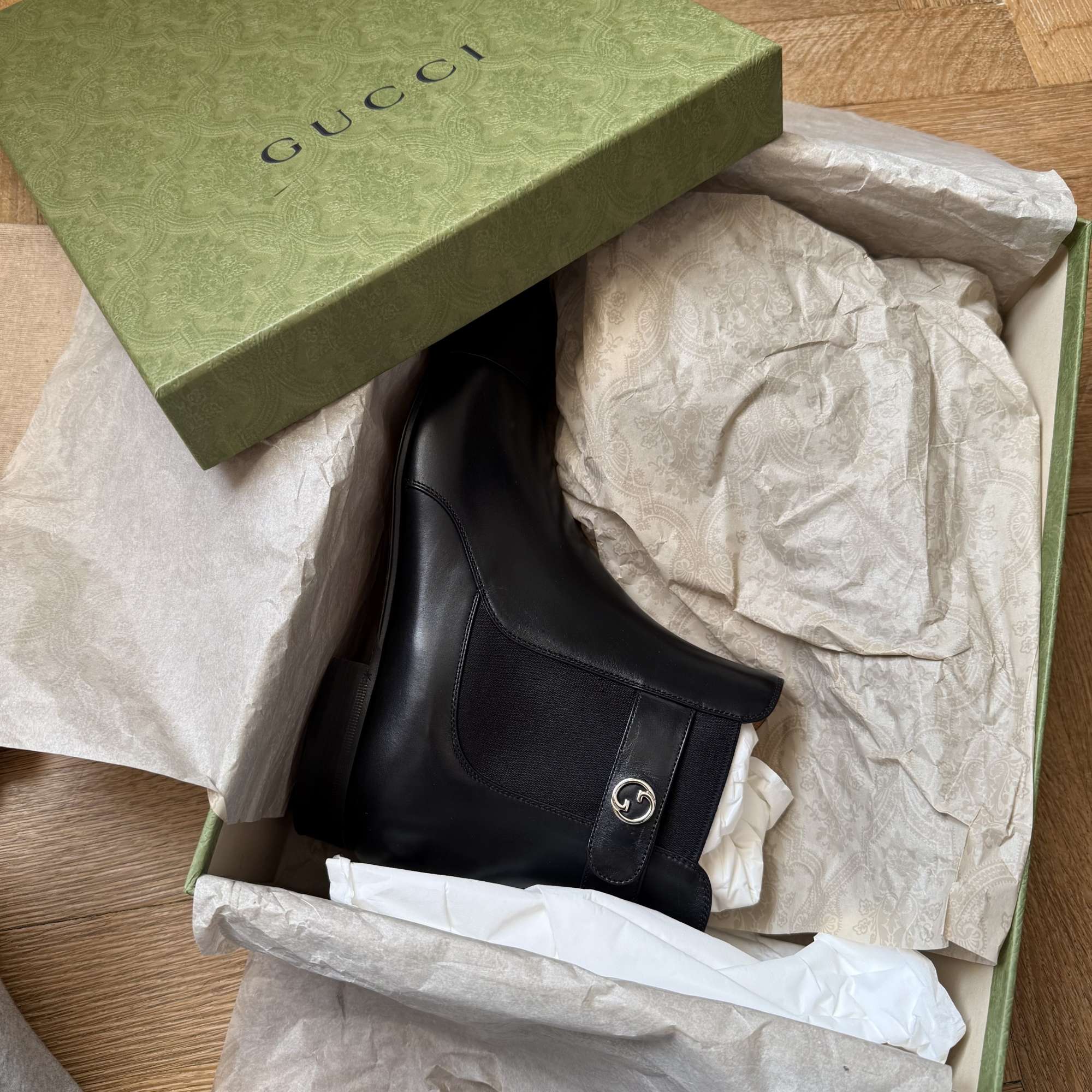 Gucci chelsea boots