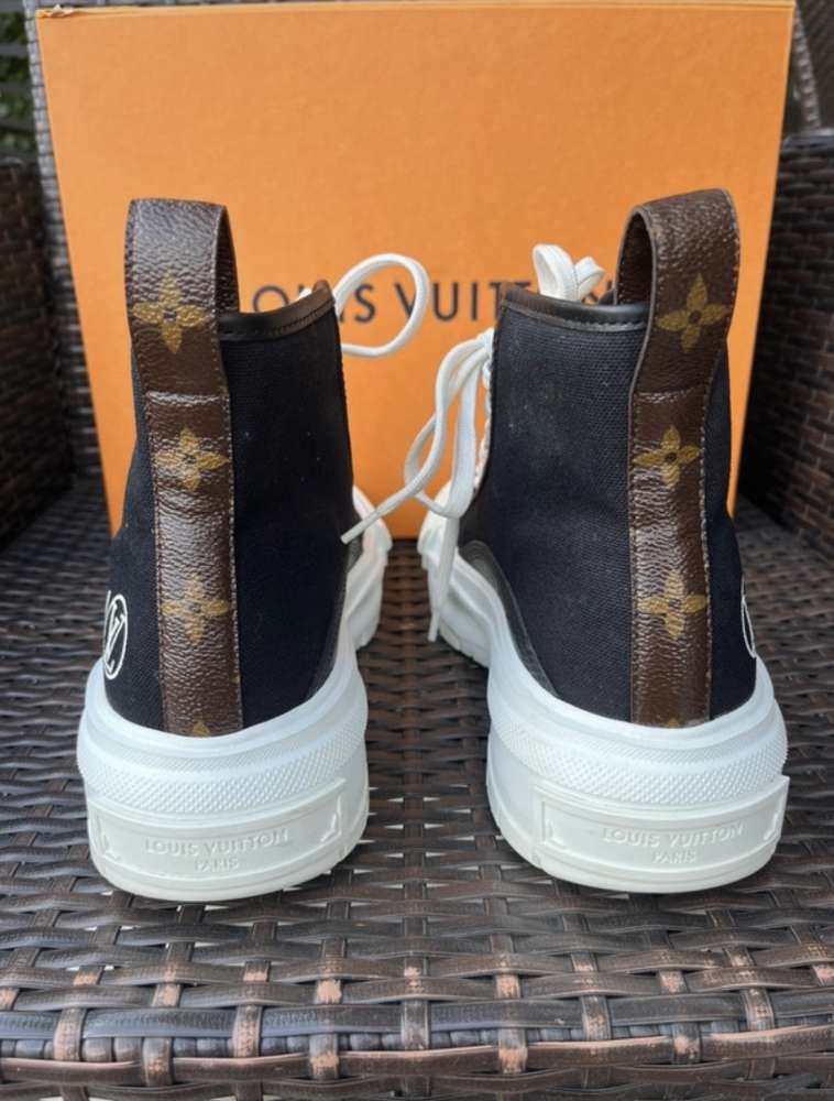 Louis Vuitton cloth trainers