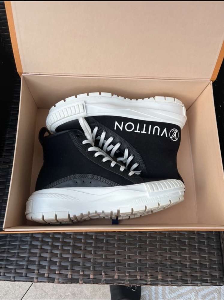 Louis Vuitton cloth trainers