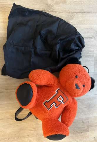 https://vipluxury.sk/FENTY Puma x Rihanna Sherpa Mascot Bear Backpack