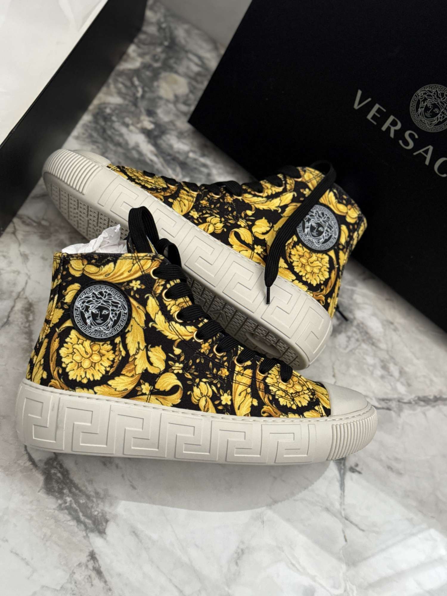 Versace damske tenisky velkost 38,5