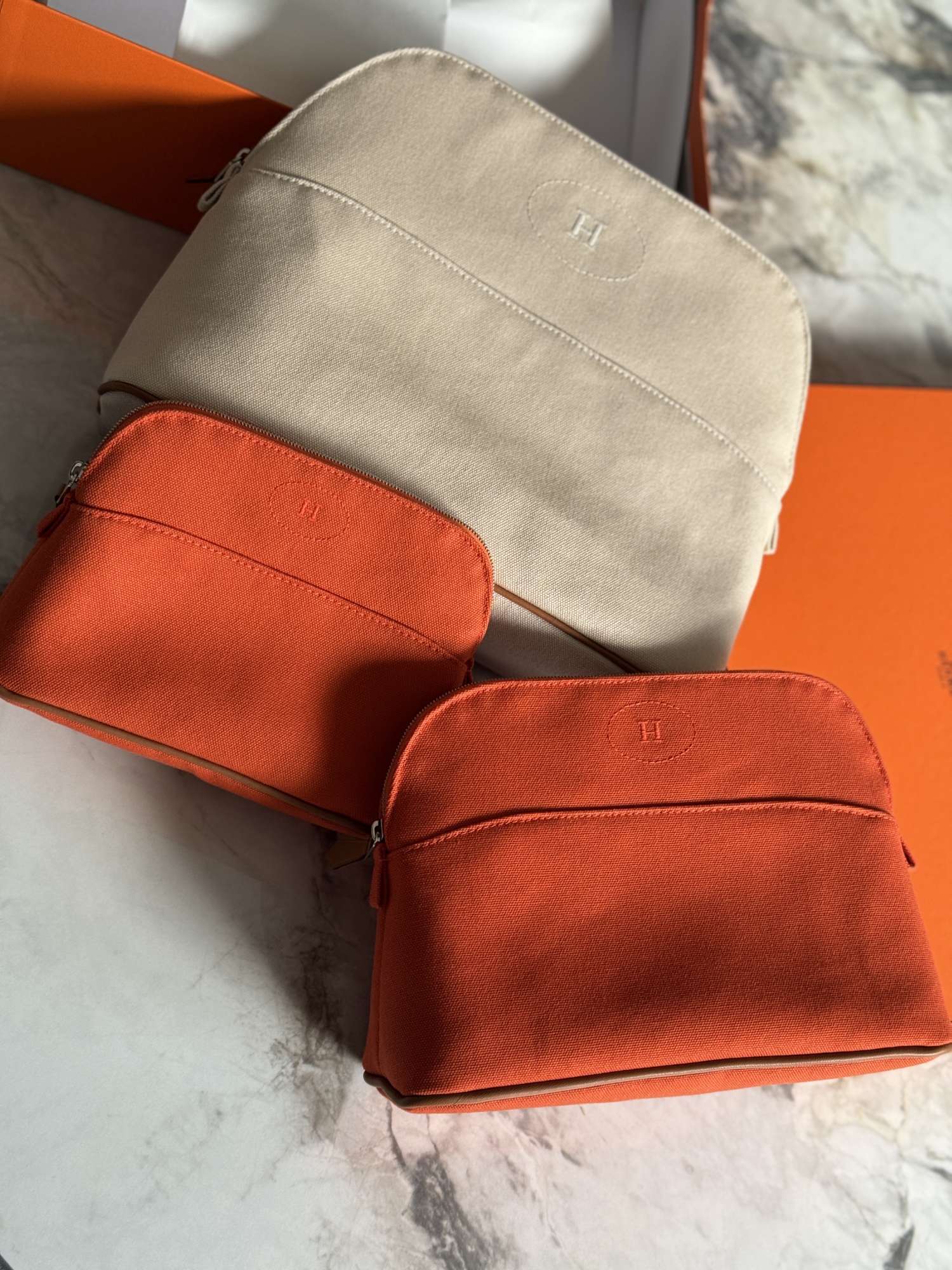 Hermès „Kirigami“ – Umenie praktickosti v ikonickom luxuse