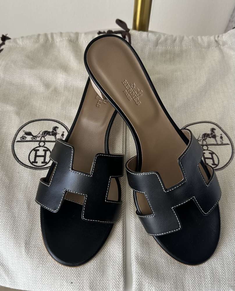 Nové šľapky HERMES model OASIS